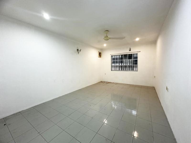 Semi-Detached House for Sale in Teluk Intan (Perak) - Kevin Chai - Bedroom - PropertyGuru.com.my