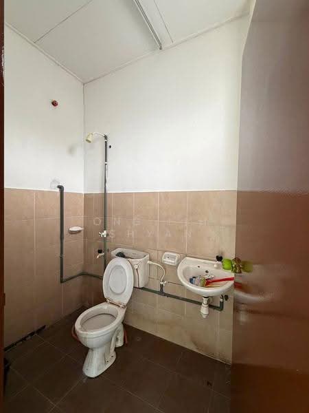 2-storey Terraced House for Sale in Taman Scientex Senai (Senai) - Ong Lih Shyan - Bathroom - PropertyGuru.com.my