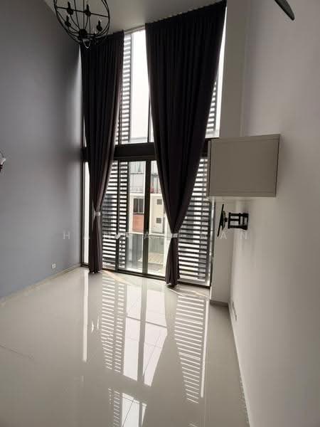 Kediaman Servis untuk Disewa di Centrio Pantai Hillpark - Hannah Han - Living Room - PropertyGuru.com.my