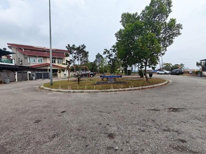 Rumah Kluster untuk Dijual di Kampung Nong Chik (Johor Bahru) - Ariff Azmi - Exterior - PropertyGuru.com.my