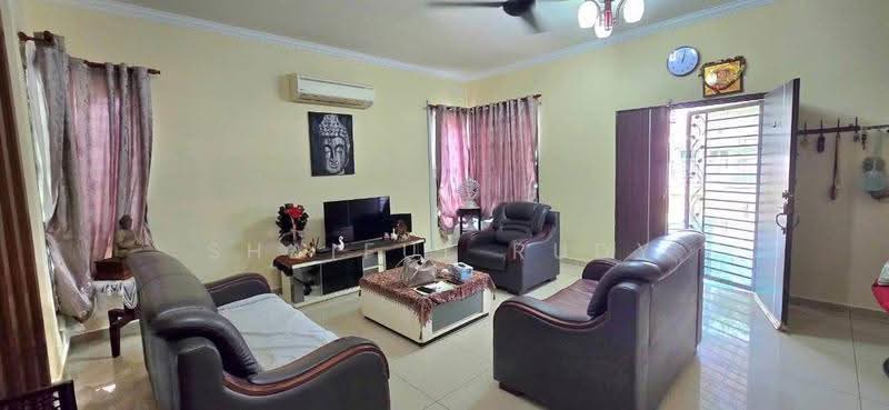 1-storey Terraced House for Sale in Taman Laman Suria (Mantin) - Shaiful Rudy - Living Room - PropertyGuru.com.my