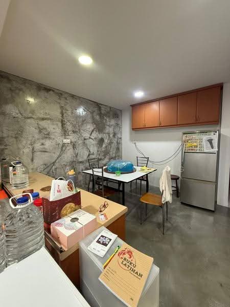 2-storey Terraced House for Sale in Taman Molek (Johor Bahru) - Gladys Wong - Dining Room - PropertyGuru.com.my