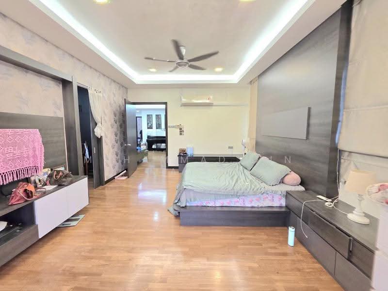 Rumah Berkembar untuk Dijual di Setia Eco Park (Setia Alam) - Mohammad Din Majid - Master Bedroom - PropertyGuru.com.my