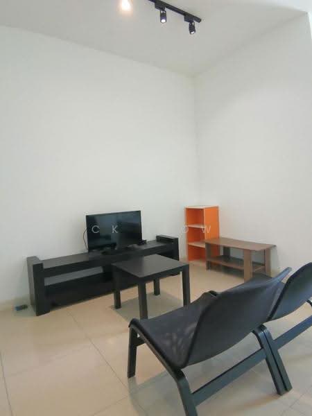 Kediaman Servis untuk Dijual di Greenfield Regency - Ck Leow - Living Room - PropertyGuru.com.my
