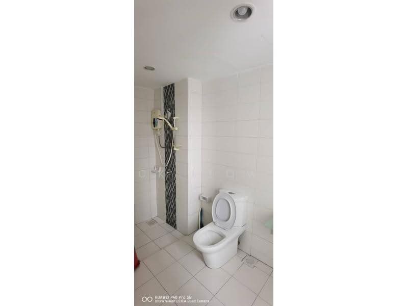 Kediaman Servis untuk Dijual di Greenfield Regency - Ck Leow - Bathroom - PropertyGuru.com.my