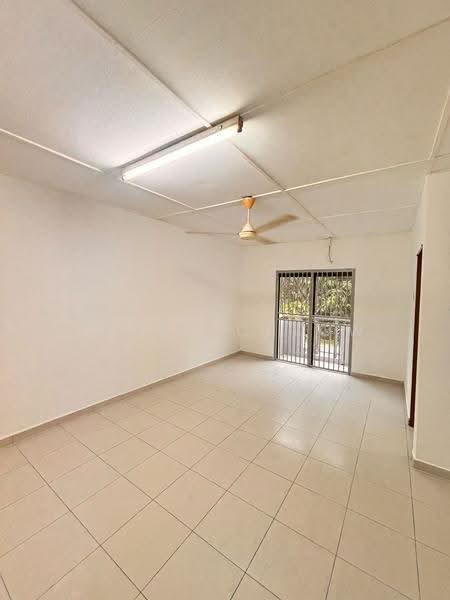 Terraced House for Sale in Bandar Country Homes (Rawang) - Mandy Cheow - Living Room - PropertyGuru.com.my