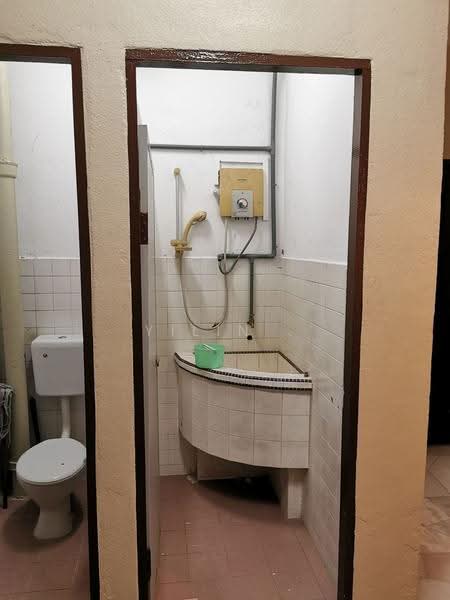1-storey Terraced House for Sale in Simpang Ampat (Penang) - Yilin . - Bathroom - PropertyGuru.com.my
