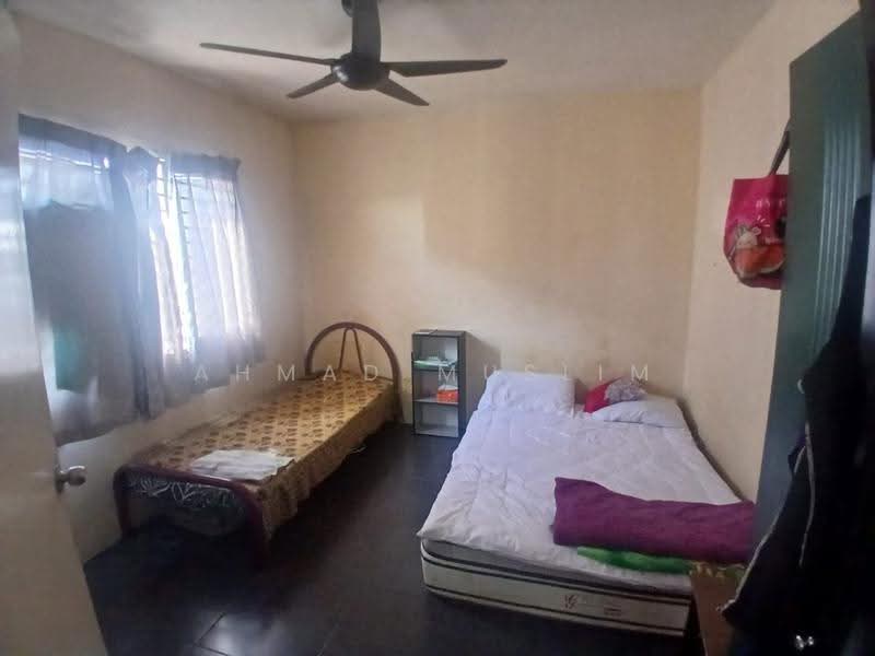Apartment for Sale at Lakeview Apartments - Ahmad Muslim - PropertyGuru.com.my