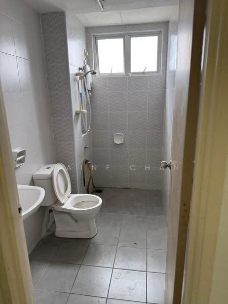 Apartment for Rent at Austin Suites (Permata Austin) - Elaine Chan - Bathroom - PropertyGuru.com.my