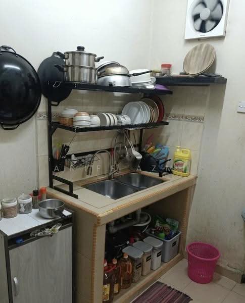 2-storey Terraced House for Sale in Taman Mawar (Pasir Gudang) - Ariff Azmi - Kitchen - PropertyGuru.com.my