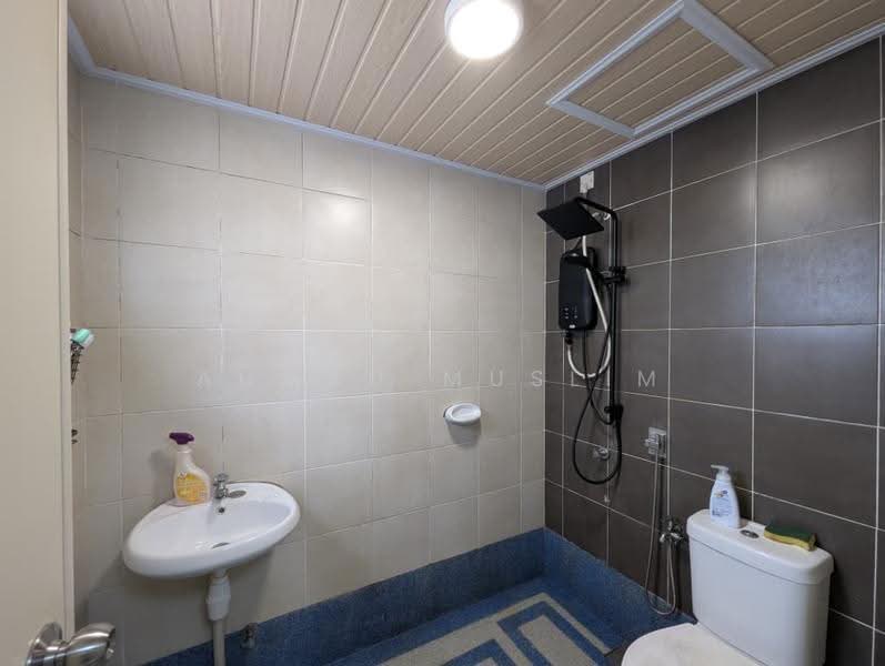 Apartment for Sale at De Bayu - Ahmad Muslim - Bathroom - PropertyGuru.com.my