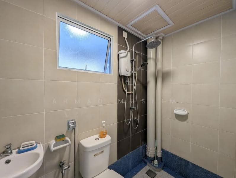 Apartment for Sale at De Bayu - Ahmad Muslim - Bathroom - PropertyGuru.com.my