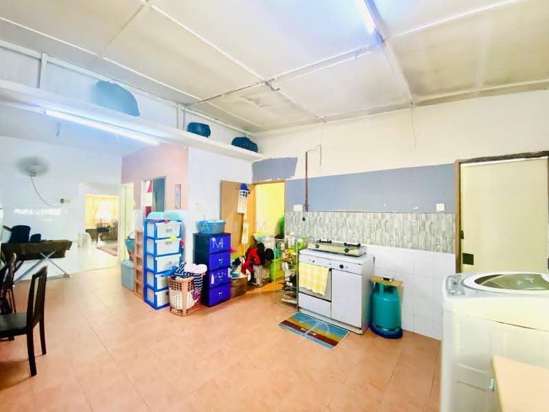 Rumah Teres 2-Tingkat untuk Dijual di Seksyen 11 (Shah Alam) - Mohammad Din Majid - Kitchen - PropertyGuru.com.my