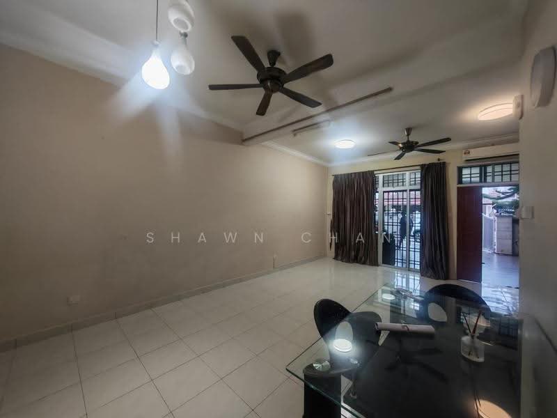 Rumah Teres 1.5-Tingkat untuk Disewa di Taman Daya (Johor Bahru) - Shawn Chan - Living Room - PropertyGuru.com.my