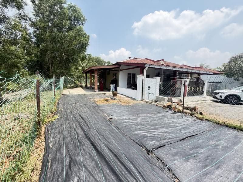 Rumah Teres 1-Tingkat untuk Dijual di Bandar Saujana Putra (Tanjong Duabelas) - Zimir Shah - Exterior - PropertyGuru.com.my