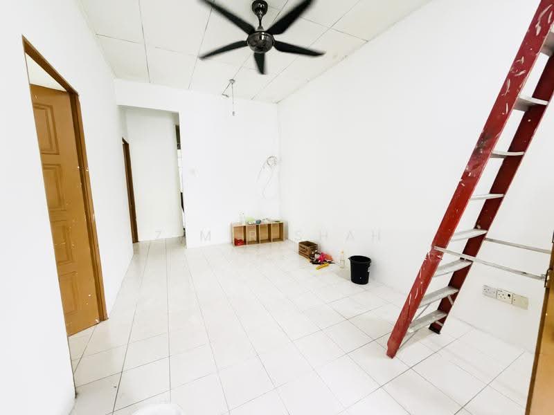 Rumah Teres 1-Tingkat untuk Dijual di Bandar Saujana Putra (Tanjong Duabelas) - Zimir Shah - Interior - PropertyGuru.com.my