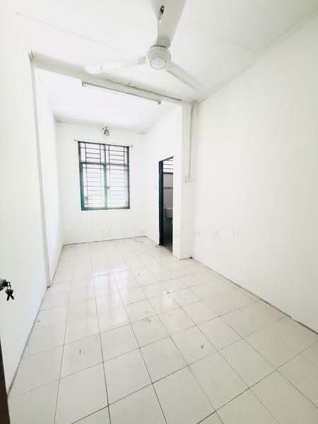 Rumah Teres 1-Tingkat untuk Dijual di Bandar Saujana Putra (Tanjong Duabelas) - Zimir Shah - Interior - PropertyGuru.com.my