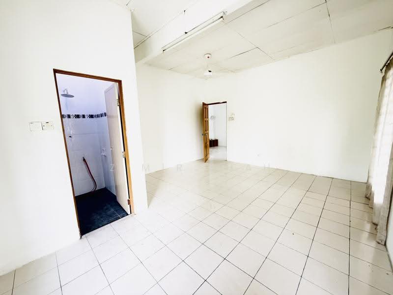Rumah Teres 1-Tingkat untuk Dijual di Bandar Saujana Putra (Tanjong Duabelas) - Zimir Shah - Bathroom - PropertyGuru.com.my
