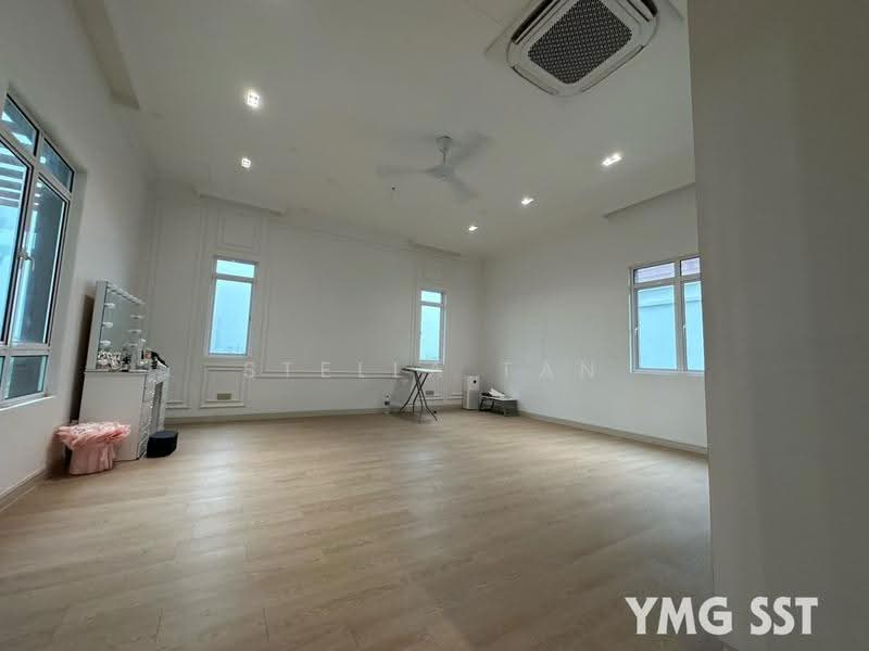 Semi-Detached House for Rent in U12, Taman Desa Alam (Shah Alam) - Stella Tan - Living Room - PropertyGuru.com.my