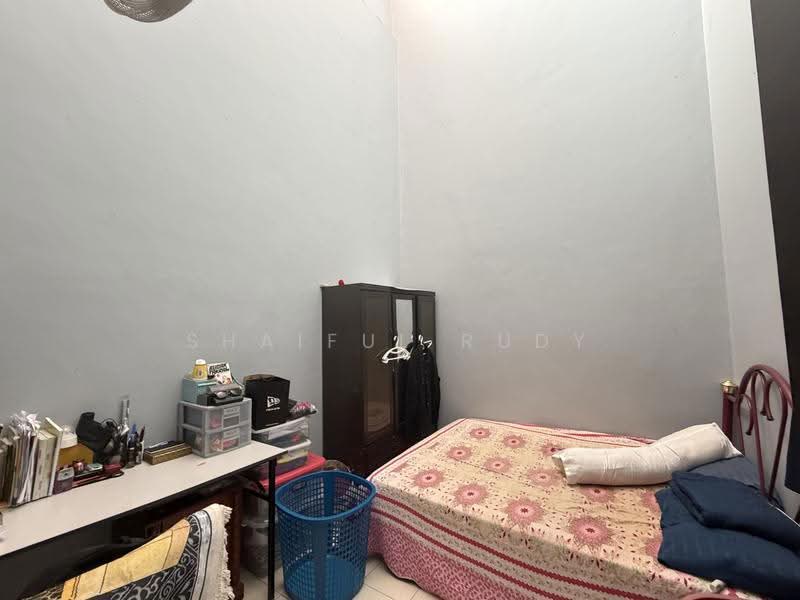 1-storey Terraced House for Sale in Taman Gadong Indah (Labu) - Shaiful Rudy - Bedroom - PropertyGuru.com.my