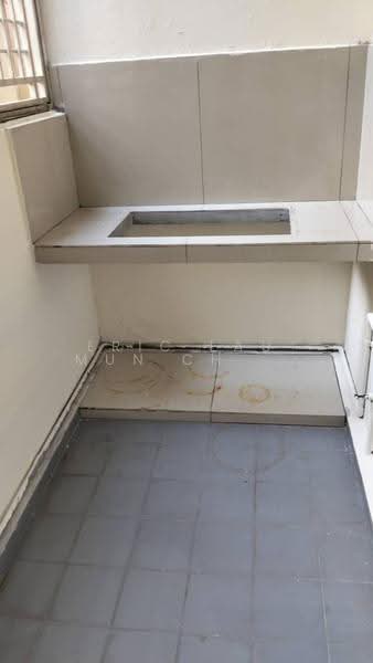 Pangsapuri untuk Dijual di Kenanga Apartments - Eric Lau Mun Chung - PropertyGuru.com.my