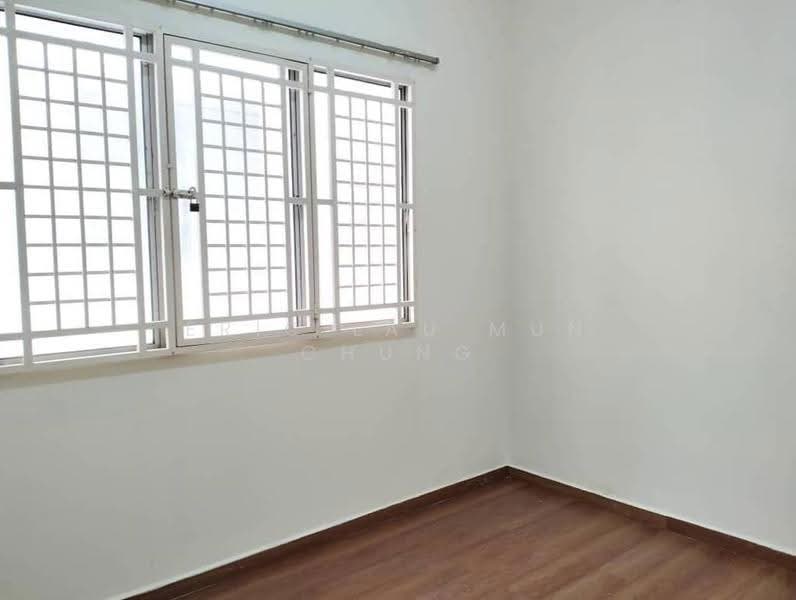 Pangsapuri untuk Dijual di Kenanga Apartments - Eric Lau Mun Chung - PropertyGuru.com.my