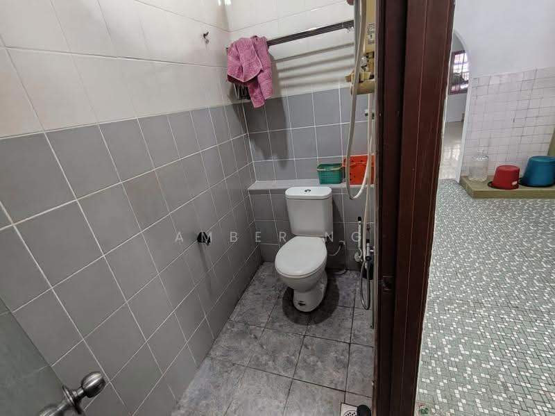 2-storey Terraced House for Sale in Taman Sri Rampai (Wangsa Maju) - Amber Ng - Bathroom - PropertyGuru.com.my