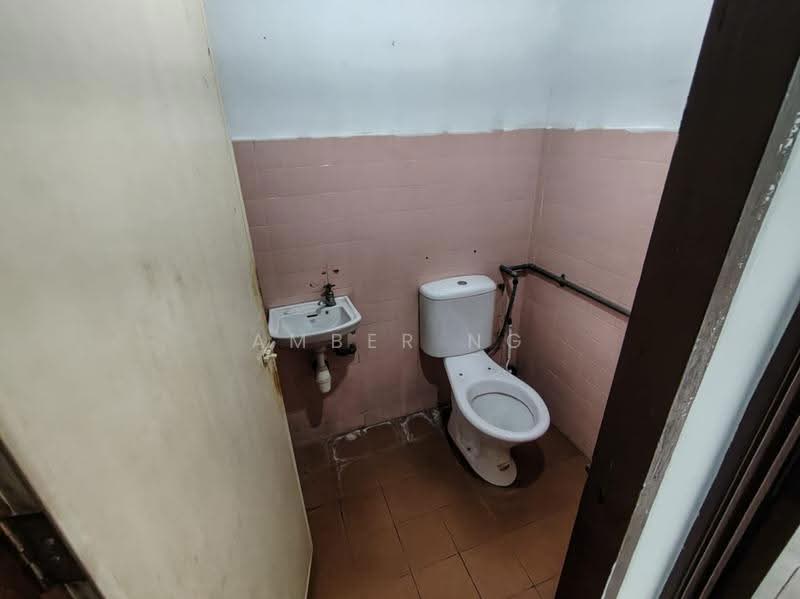 2-storey Terraced House for Sale in Taman Sri Rampai (Wangsa Maju) - Amber Ng - Bathroom - PropertyGuru.com.my