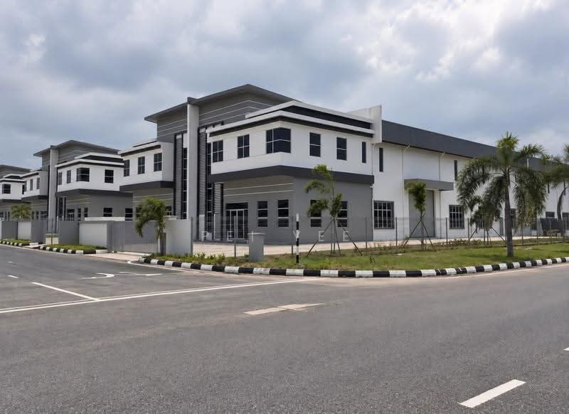 Cluster Factory for Sale in Taman Desa Cemerlang (Ulu Tiram) - Pei Yee - Exterior - PropertyGuru.com.my