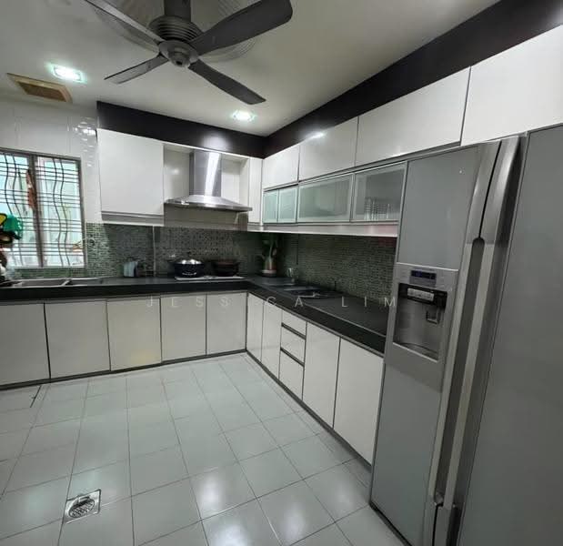 Rumah Teres 3-Tingkat untuk Dijual di Taman Fadason (Kepong) - Jessica Lim - Kitchen - PropertyGuru.com.my
