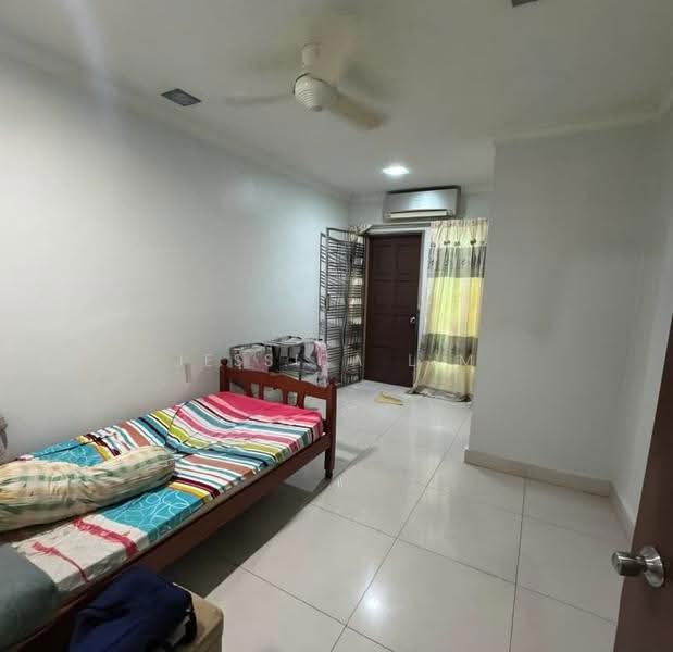 Rumah Teres 3-Tingkat untuk Dijual di Taman Fadason (Kepong) - Jessica Lim - Bedroom - PropertyGuru.com.my