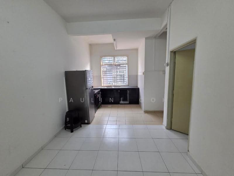 Rumah Teres 2-Tingkat untuk Dijual di Taman Desa Tebrau (Tebrau) - Pauline Goh - Kitchen - PropertyGuru.com.my