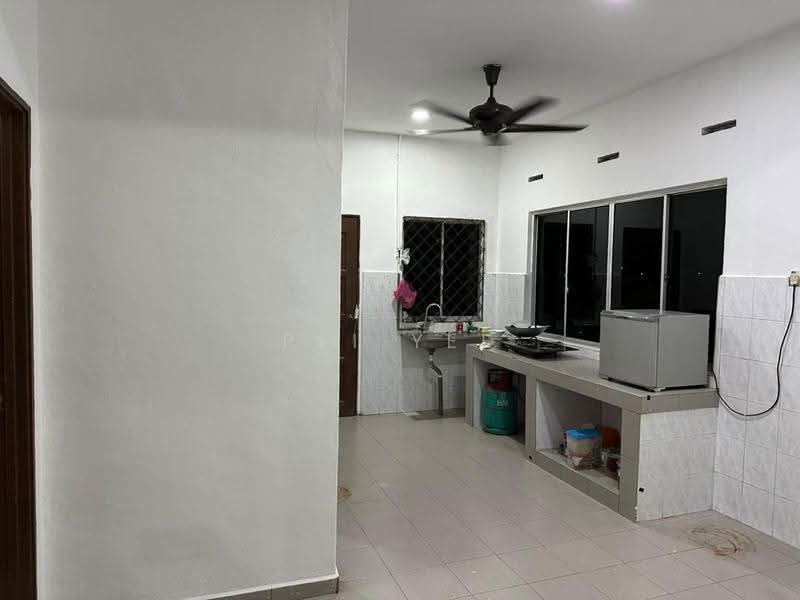 Rumah Banglo untuk Dijual di Kampung Wadihana (Johor Bahru) - Pei Yee - Kitchen - PropertyGuru.com.my