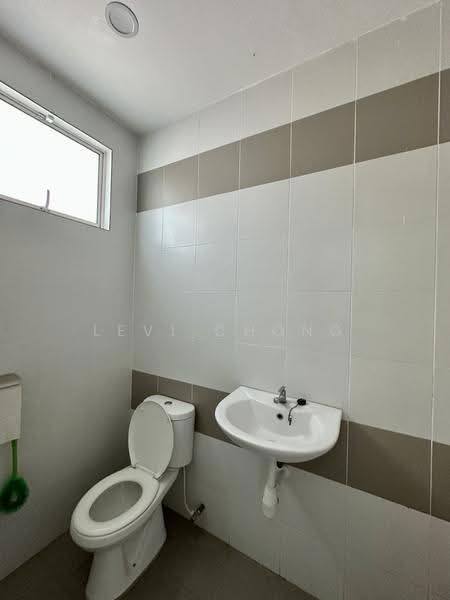 Semi-Detached House for Sale in Pengkalan Tiara (Ipoh) - Levi Chong - Bathroom - PropertyGuru.com.my