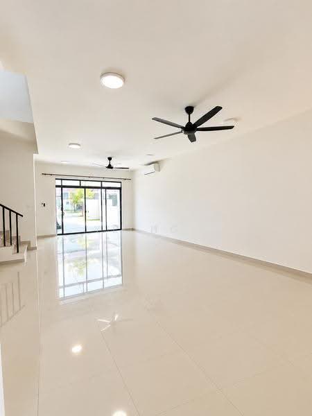 2-storey Terraced House for Sale in Setia Safiro (Cyberjaya) - Yeong . - Living Room - PropertyGuru.com.my