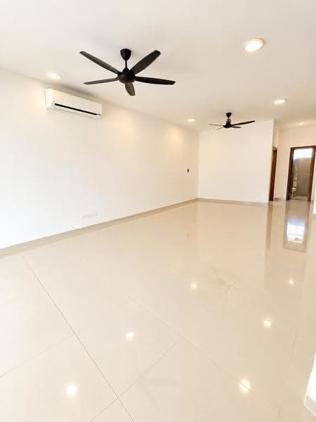 2-storey Terraced House for Sale in Setia Safiro (Cyberjaya) - Yeong . - Living Room - PropertyGuru.com.my