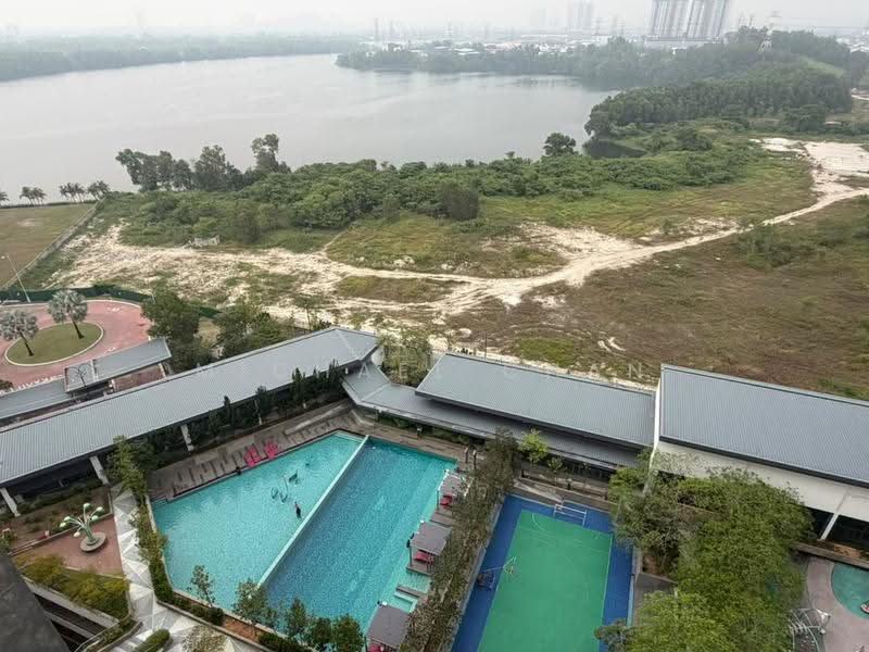 Condominium for Rent at Skyvilla @ D'Island - Michael Chan - Pool - PropertyGuru.com.my