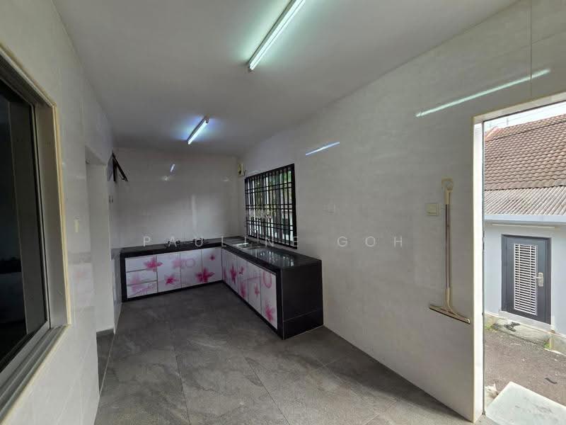 1-storey Terraced House for Sale in Taman Flora Heights (Pasir Gudang) - Pauline Goh - Kitchen - PropertyGuru.com.my