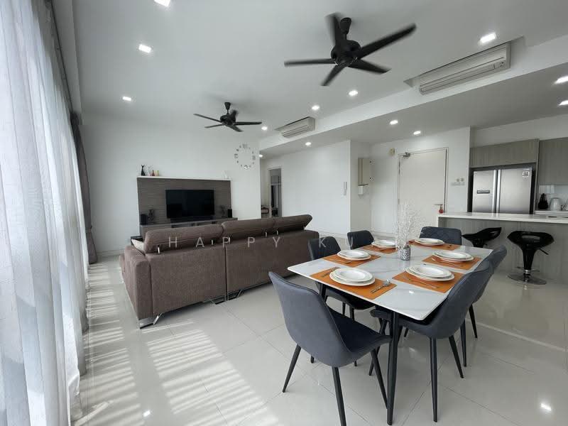 Kediaman Servis untuk Dijual di Arnica @ Tropicana Gardens - Happy Kua - Living Room - PropertyGuru.com.my