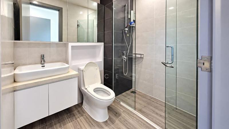 Service Residence for Sale at Wave @ Marina Cove - Grace Ng - Bathroom - PropertyGuru.com.my