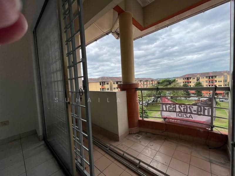 Pangsapuri untuk Dijual di Pangsapuri Merak - Suhaila Saat - Balcony - PropertyGuru.com.my