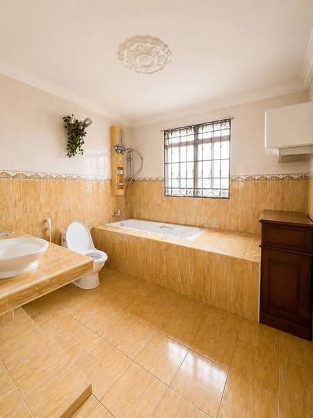 2-storey Terraced House for Sale in Seksyen 13 (Shah Alam) - Nur Alia Omar - Bathroom - PropertyGuru.com.my