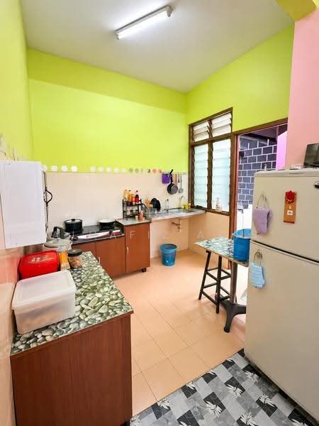 Rumah Flat untuk Dijual di Rumah Pangsa Laman Tasik - ALHAFIZ AZIS - Kitchen - PropertyGuru.com.my