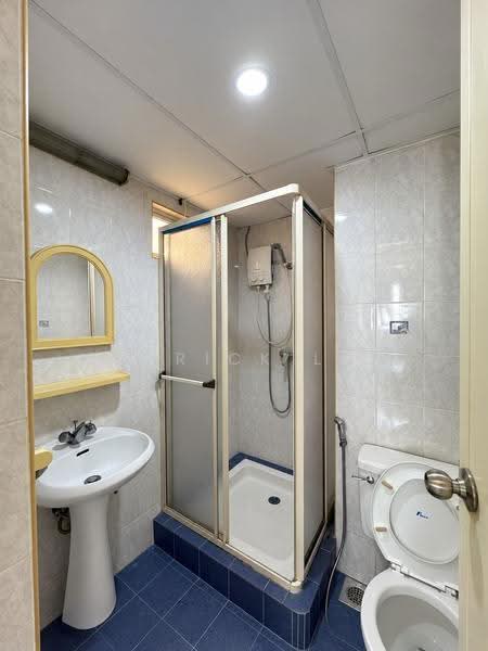 Condominium for Rent at Gold Coast Resort Condominium - Derrick Loh - Bathroom - PropertyGuru.com.my