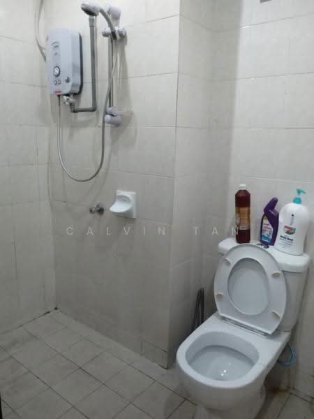 Service Residence for Sale at Serviced Residence @ Casa Tiara - Calvin Tan - Bathroom - PropertyGuru.com.my