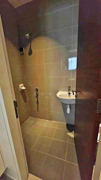Kediaman Servis untuk Disewa di The Astaka @ 1 Bukit Senyum - Annie Chin - Bathroom - PropertyGuru.com.my