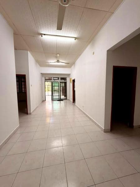 Rumah Teres 1-Tingkat untuk Dijual di Taman Bestari Indah (Ulu Tiram) - Calvin Lee - Interior - PropertyGuru.com.my