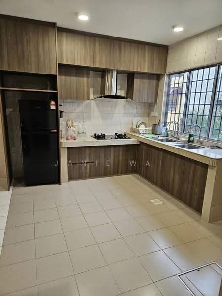 2-storey Terraced House for Sale in Taman Pinggiran Putra (Seri Kembangan) - Janie Wai - Kitchen - PropertyGuru.com.my
