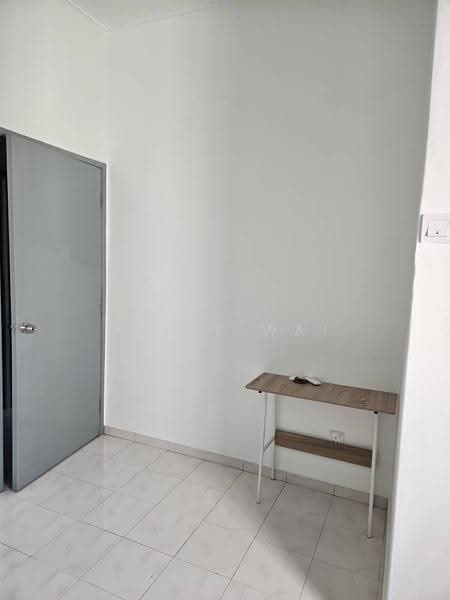 2-storey Terraced House for Sale in Taman Pinggiran Putra (Seri Kembangan) - Janie Wai - Interior - PropertyGuru.com.my
