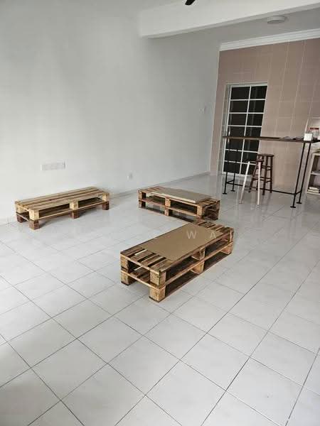 2-storey Terraced House for Sale in Taman Pinggiran Putra (Seri Kembangan) - Janie Wai - Living Room - PropertyGuru.com.my